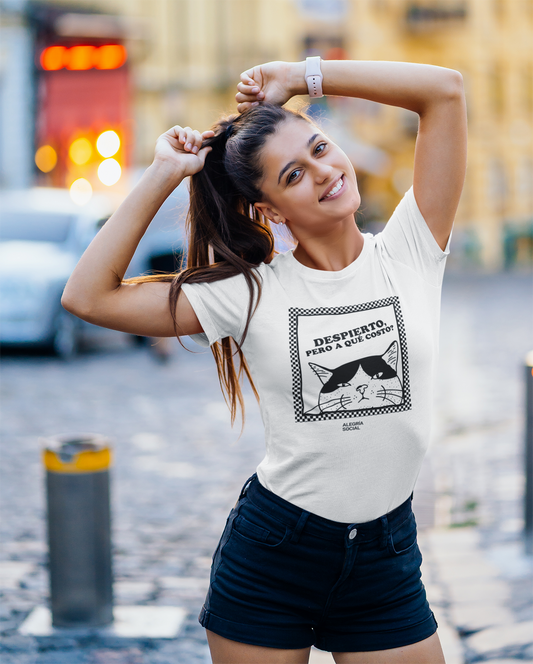 Polera Mujer Despierta pero a que costo