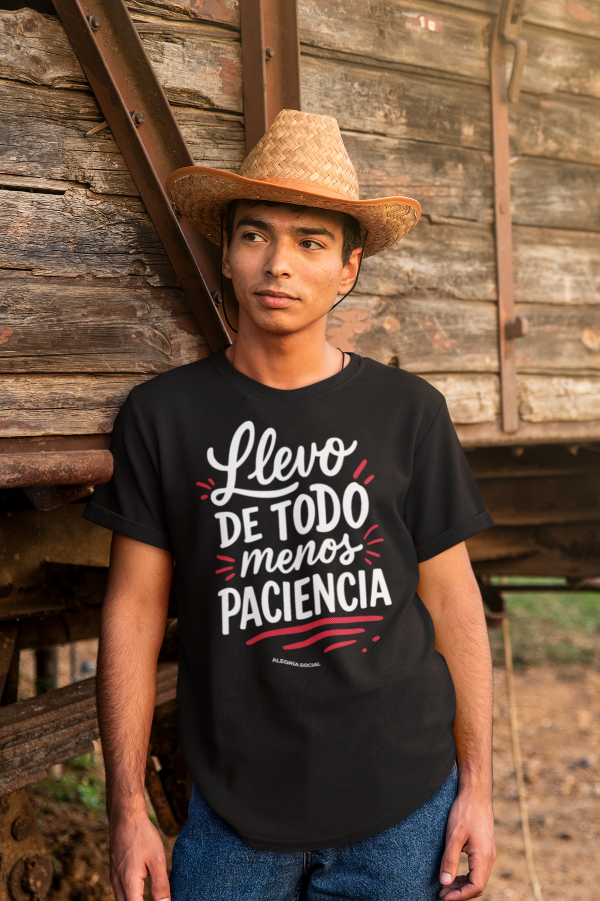Polera Unisex Llevo de todo menos paciencia