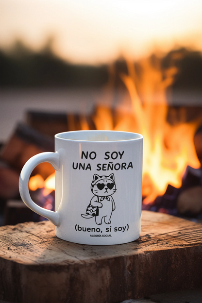 Taza No soy una señora gato