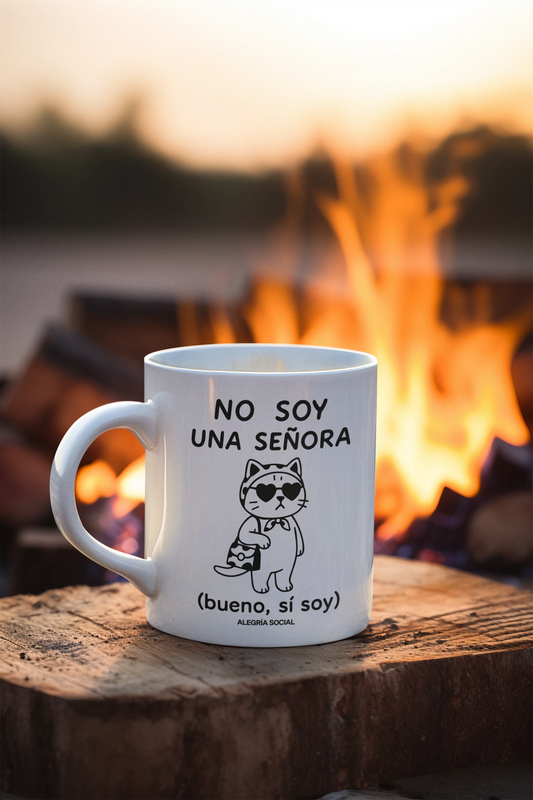 Taza No soy una señora gato